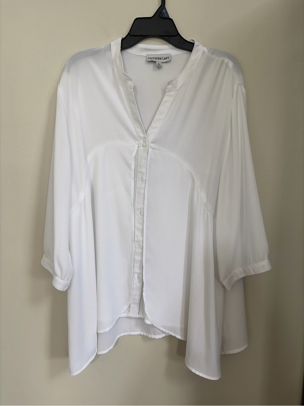 Southern Lady White Flowing Split-Hem Button-Front Blouse
